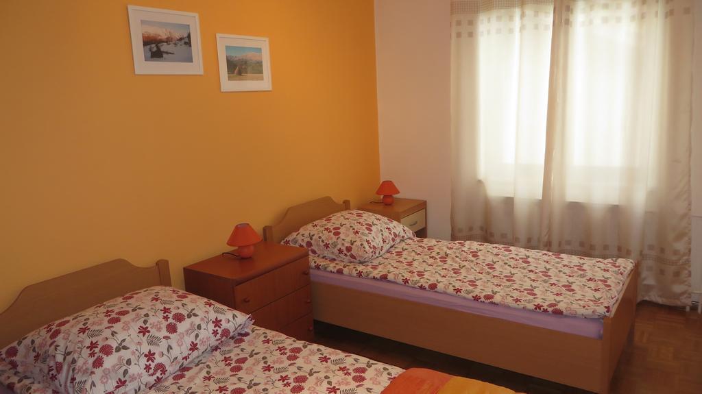 Hisa Lescer Apartamento Kobarid Exterior foto